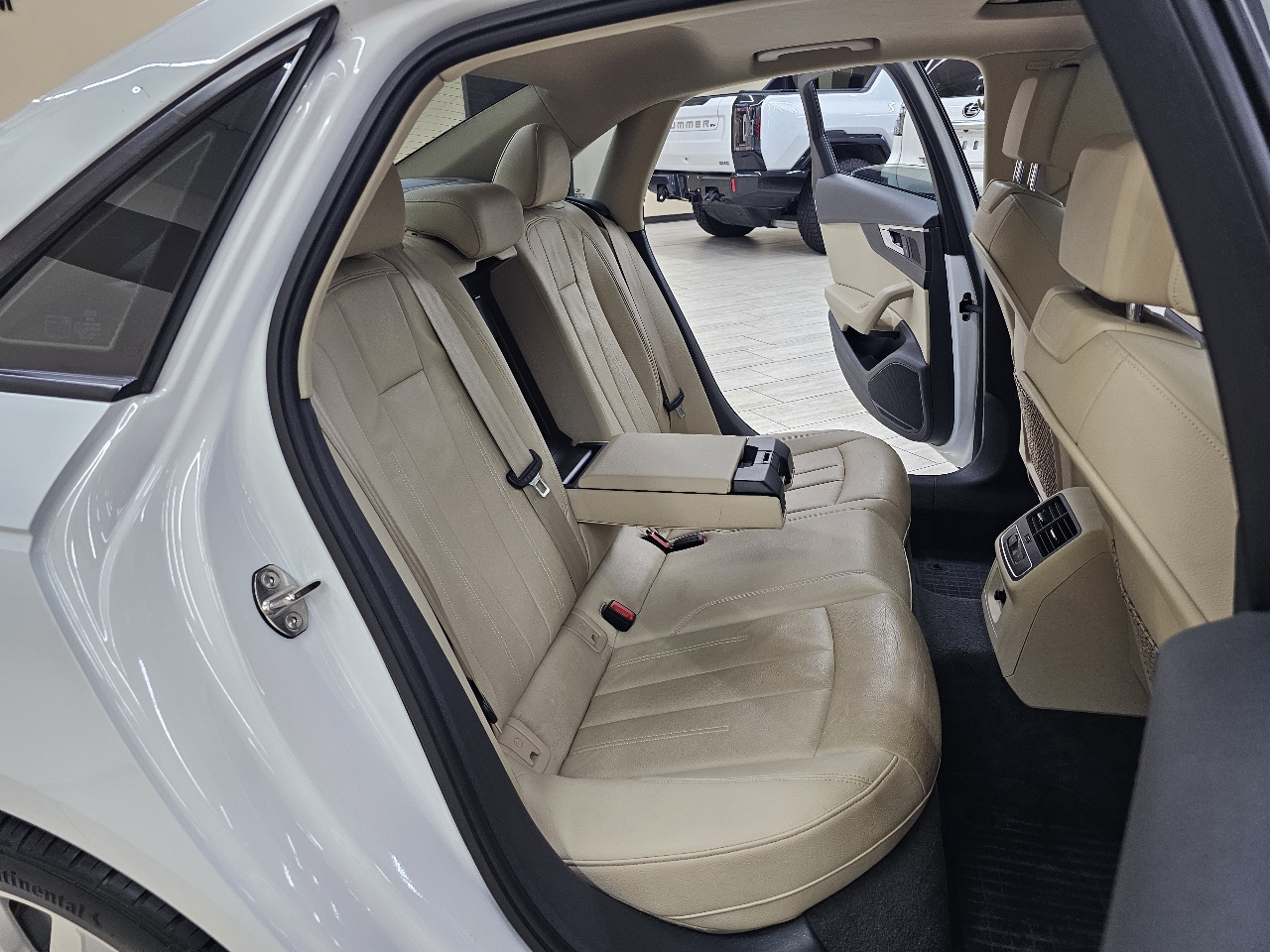 Audi A4 2.0T Premium Sedan 2017 Audi A4 2.0T Premium Sedan 2017