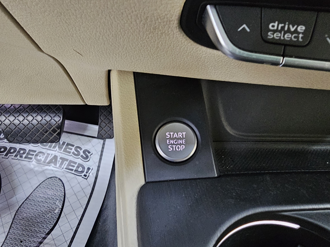 Audi A4 2.0T Premium Sedan 2017 Audi A4 2.0T Premium Sedan 2017