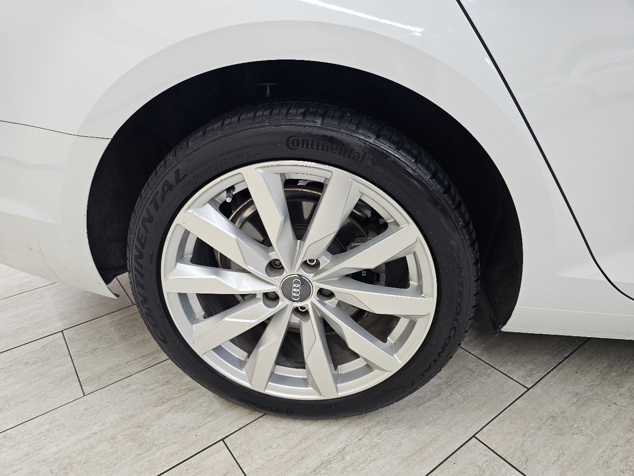 Audi A4 2.0T Premium Sedan 2017 Audi A4 2.0T Premium Sedan 2017