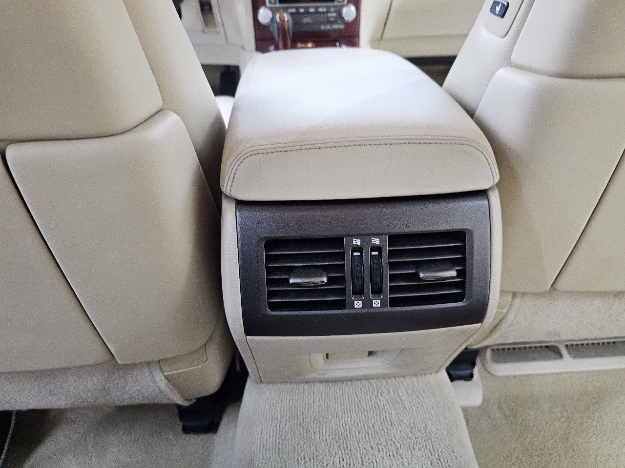 Lexus LS 460 Luxury Sedan 2012 Lexus LS 460 Luxury Sedan 2012