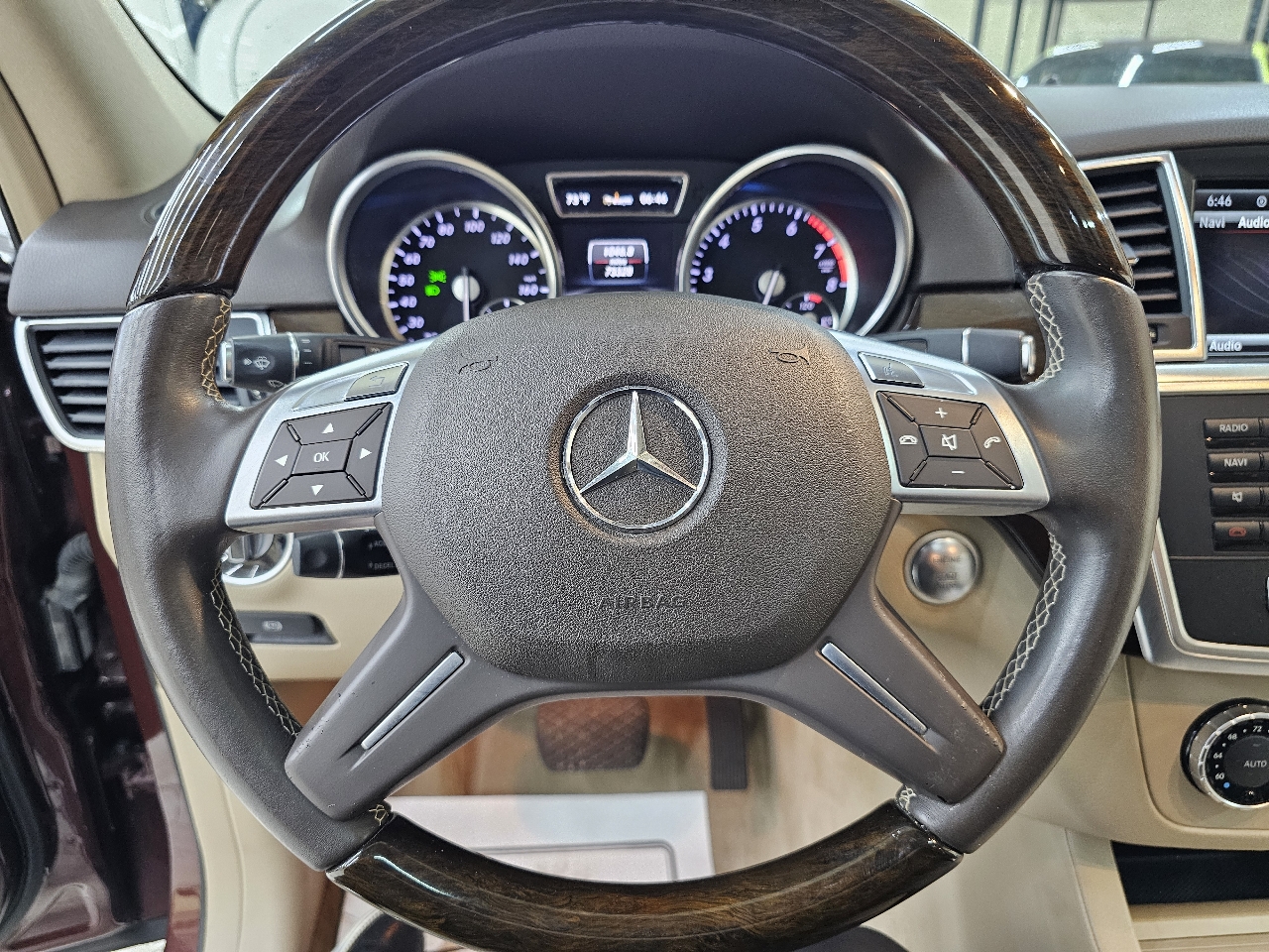 Mercedes-Benz M-Class ML350 4MATIC 2013 Mercedes-Benz M-Class ML350 4MATIC 2013