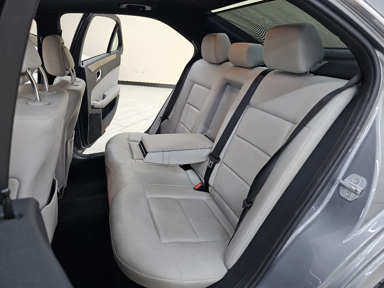 Mercedes-Benz E-Class E350 Sedan 2010