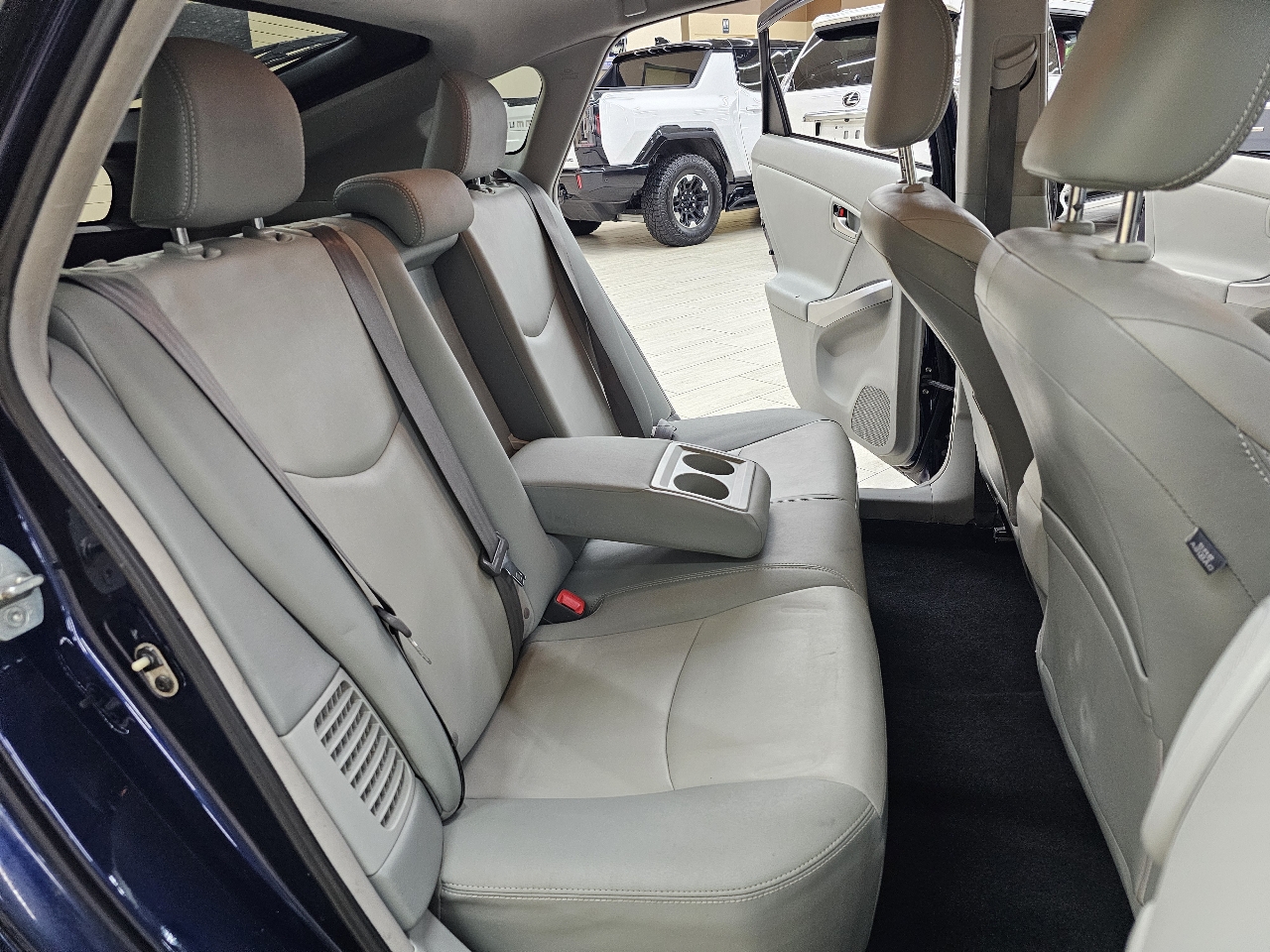 Toyota Prius V Two 2012