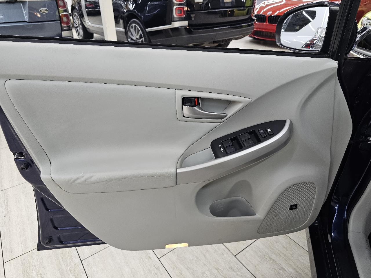 Toyota Prius V Two 2012