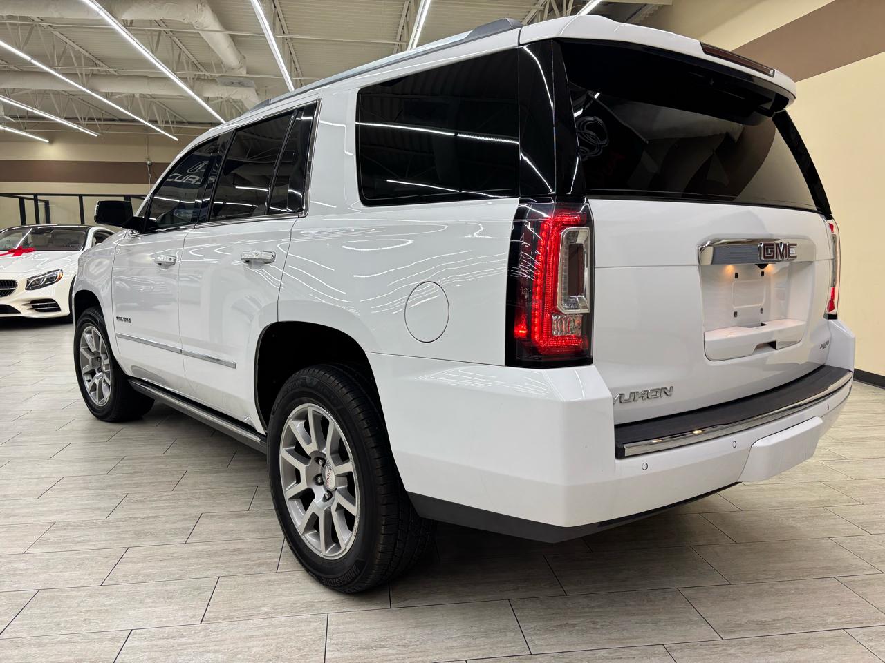 GMC Yukon Denali 4WD 2017