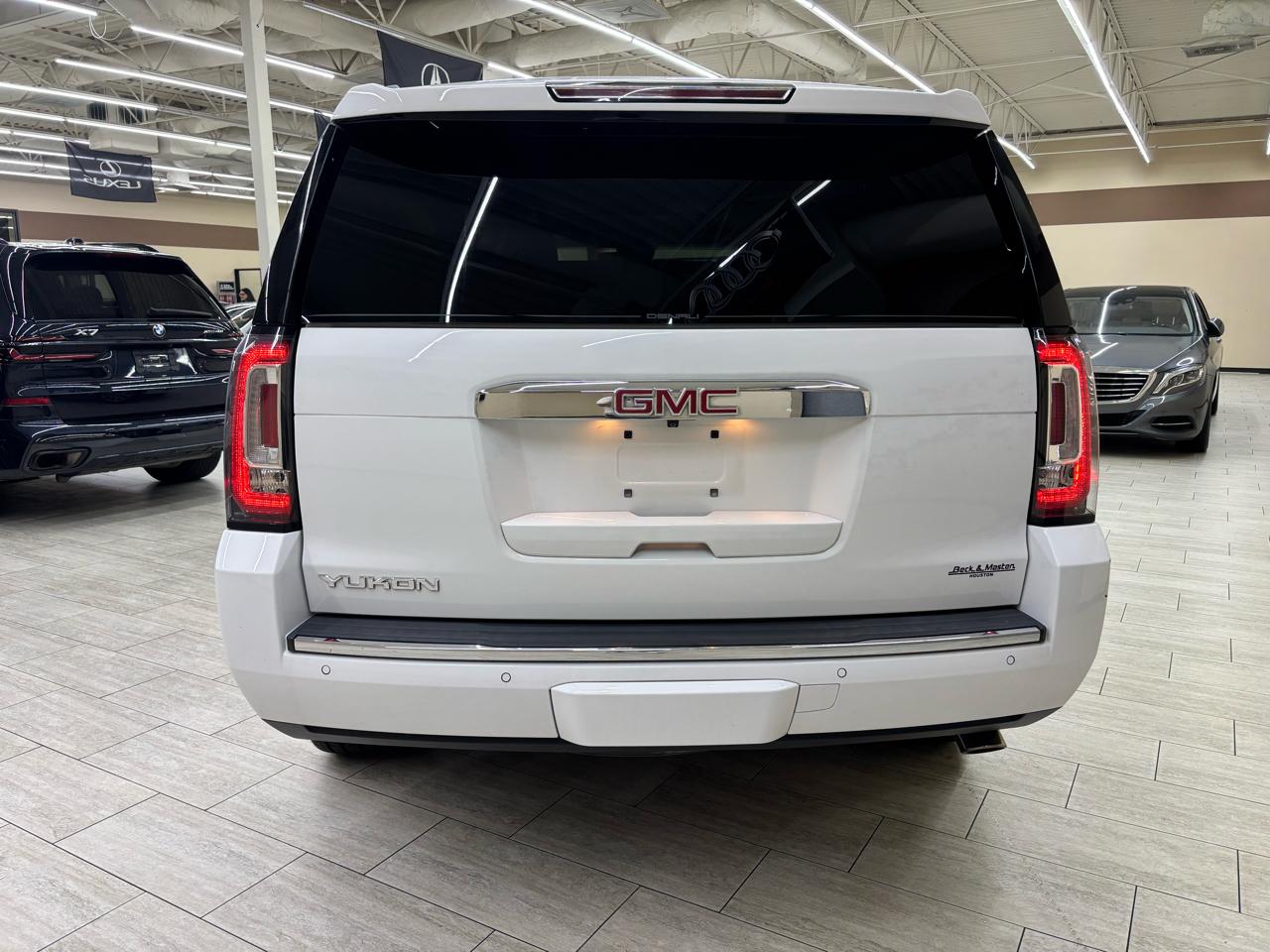 GMC Yukon Denali 4WD 2017