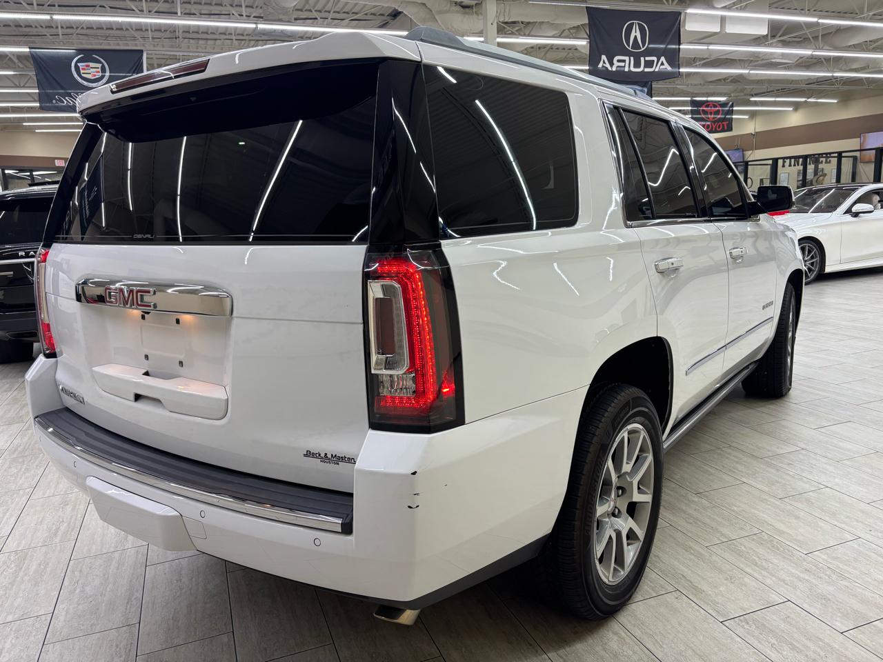 GMC Yukon Denali 4WD 2017