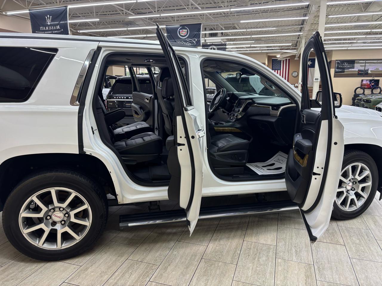 GMC Yukon Denali 4WD 2017