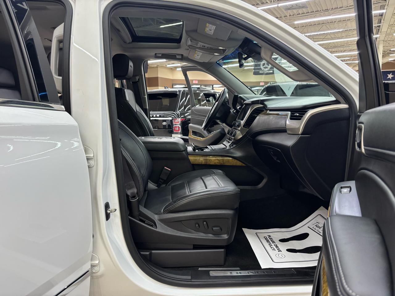 GMC Yukon Denali 4WD 2017