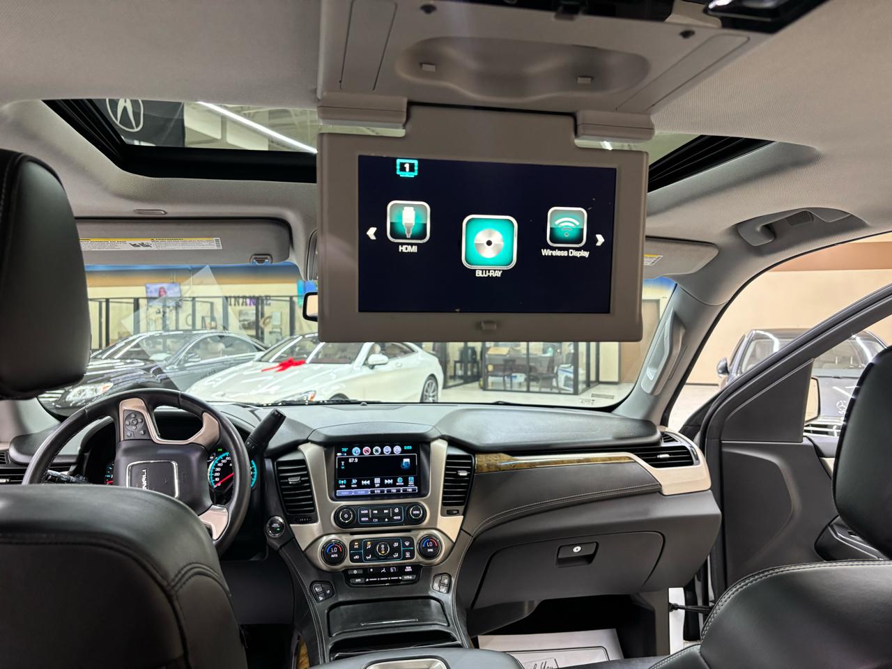 GMC Yukon Denali 4WD 2017