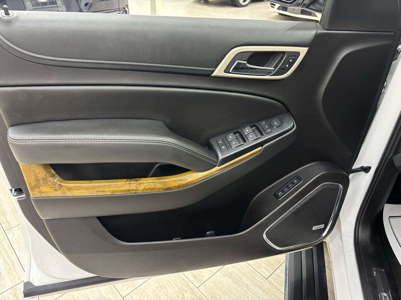 GMC Yukon Denali 4WD 2017