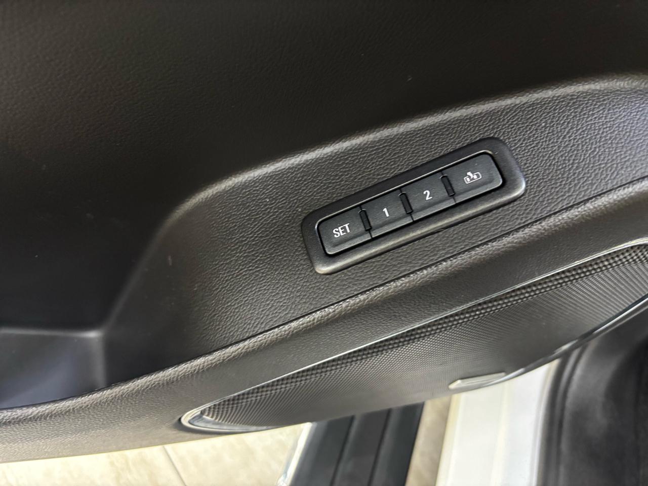 GMC Yukon Denali 4WD 2017