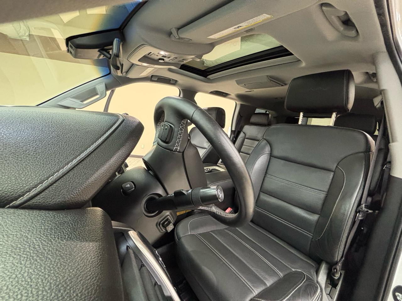 GMC Yukon Denali 4WD 2017