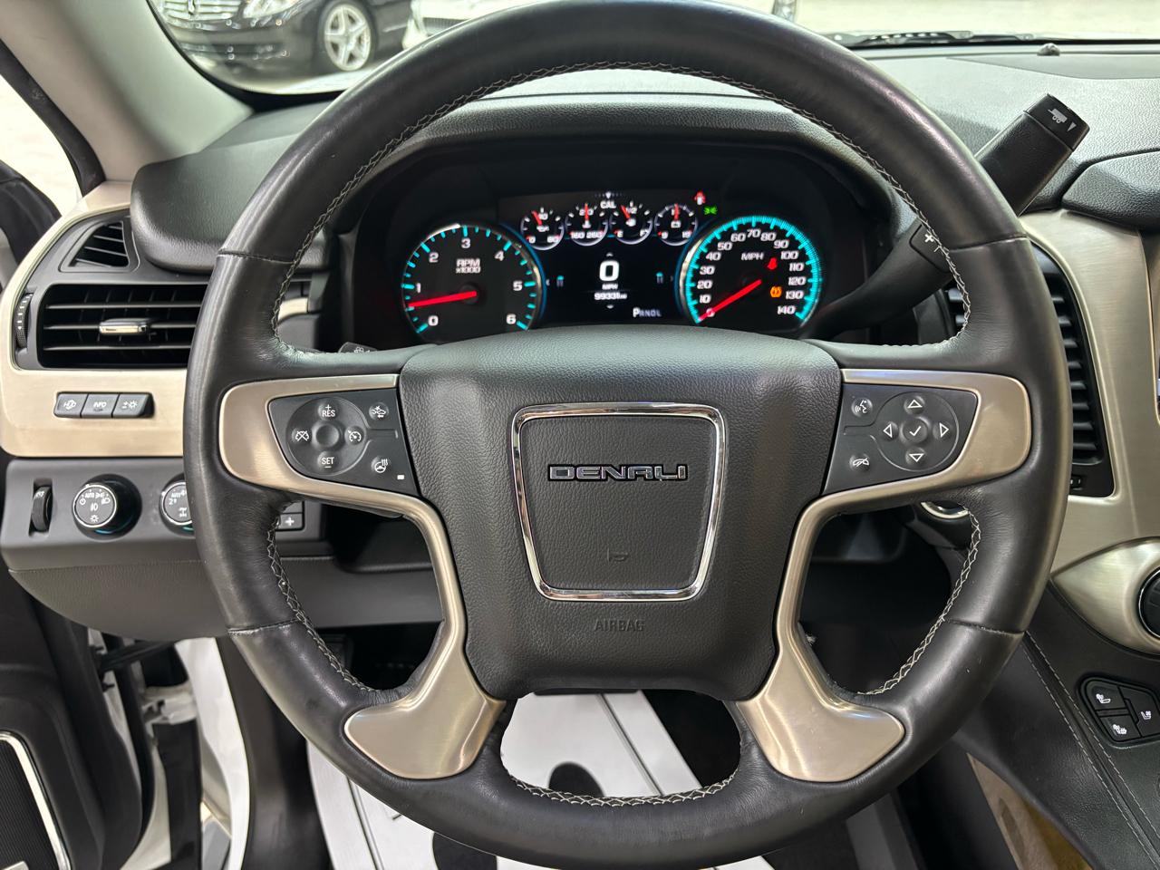 GMC Yukon Denali 4WD 2017