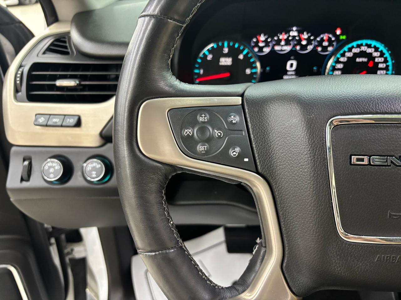 GMC Yukon Denali 4WD 2017