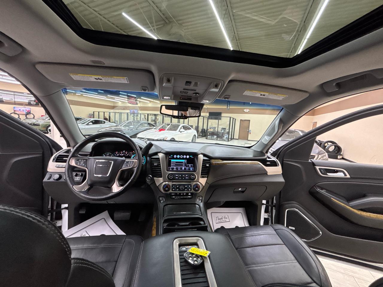 GMC Yukon Denali 4WD 2017