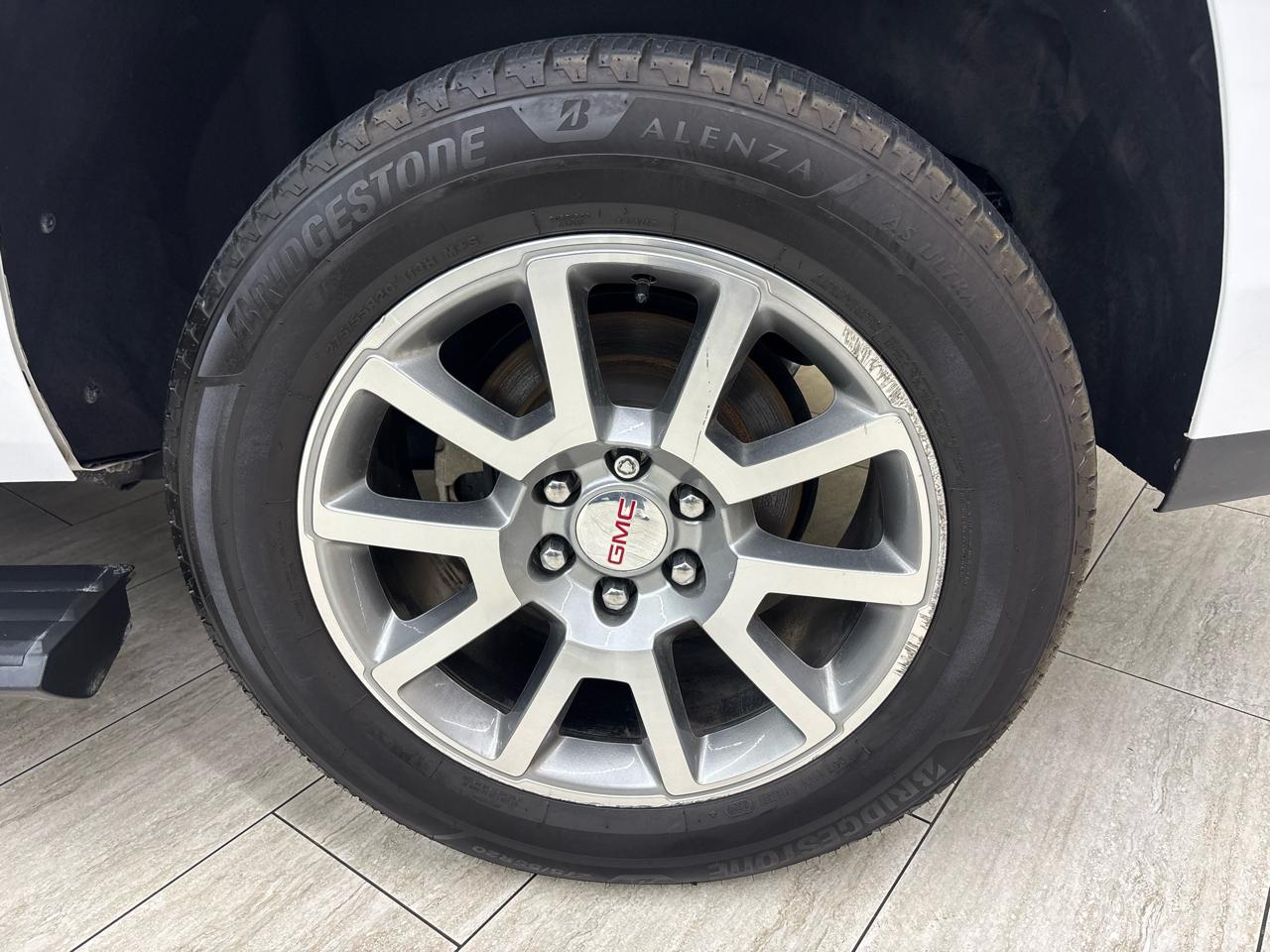 GMC Yukon Denali 4WD 2017