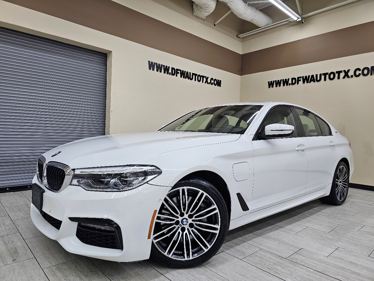 2019 BMW 5-Series 530e iPerformance
