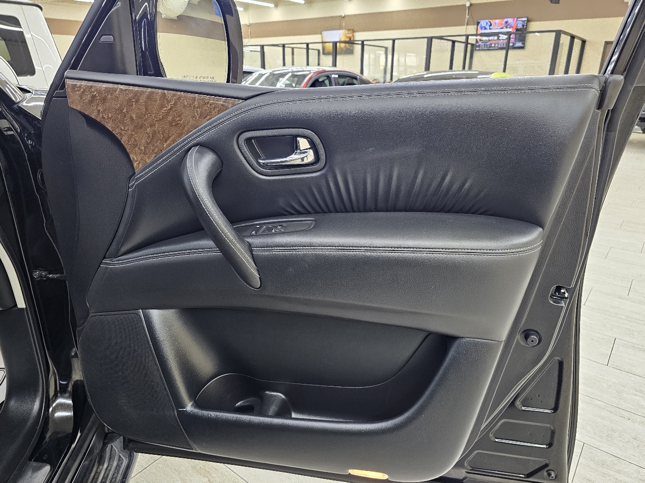 Infiniti QX80 2WD 2017