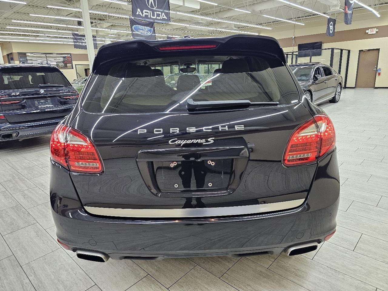 Porsche Cayenne Hybrid S 2014