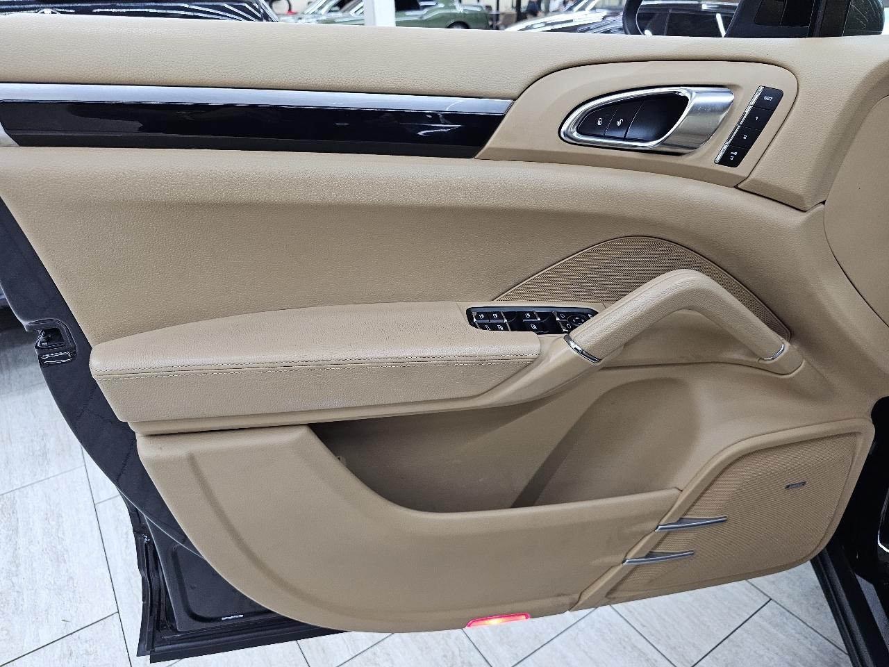 Porsche Cayenne Hybrid S 2014