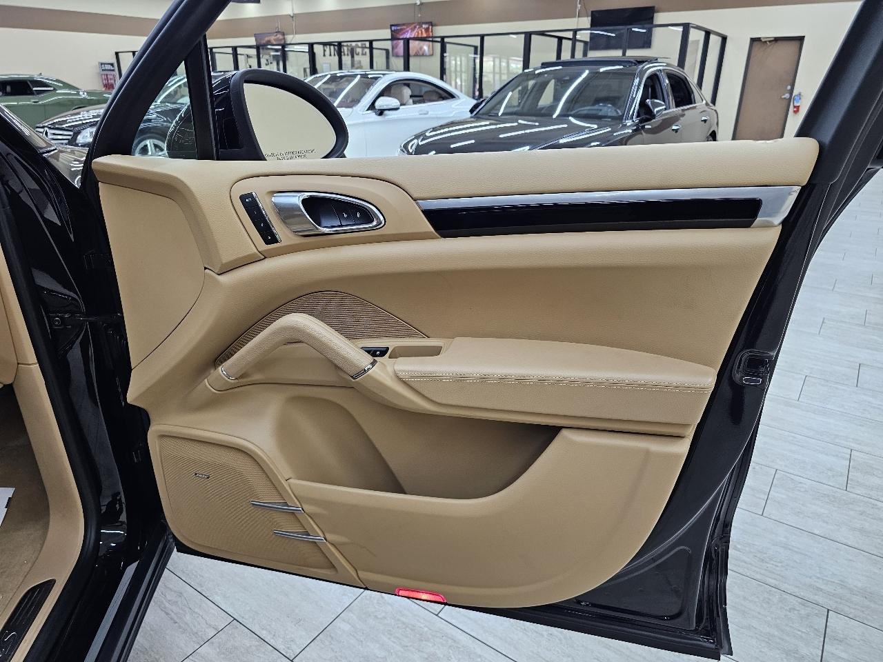 Porsche Cayenne Hybrid S 2014