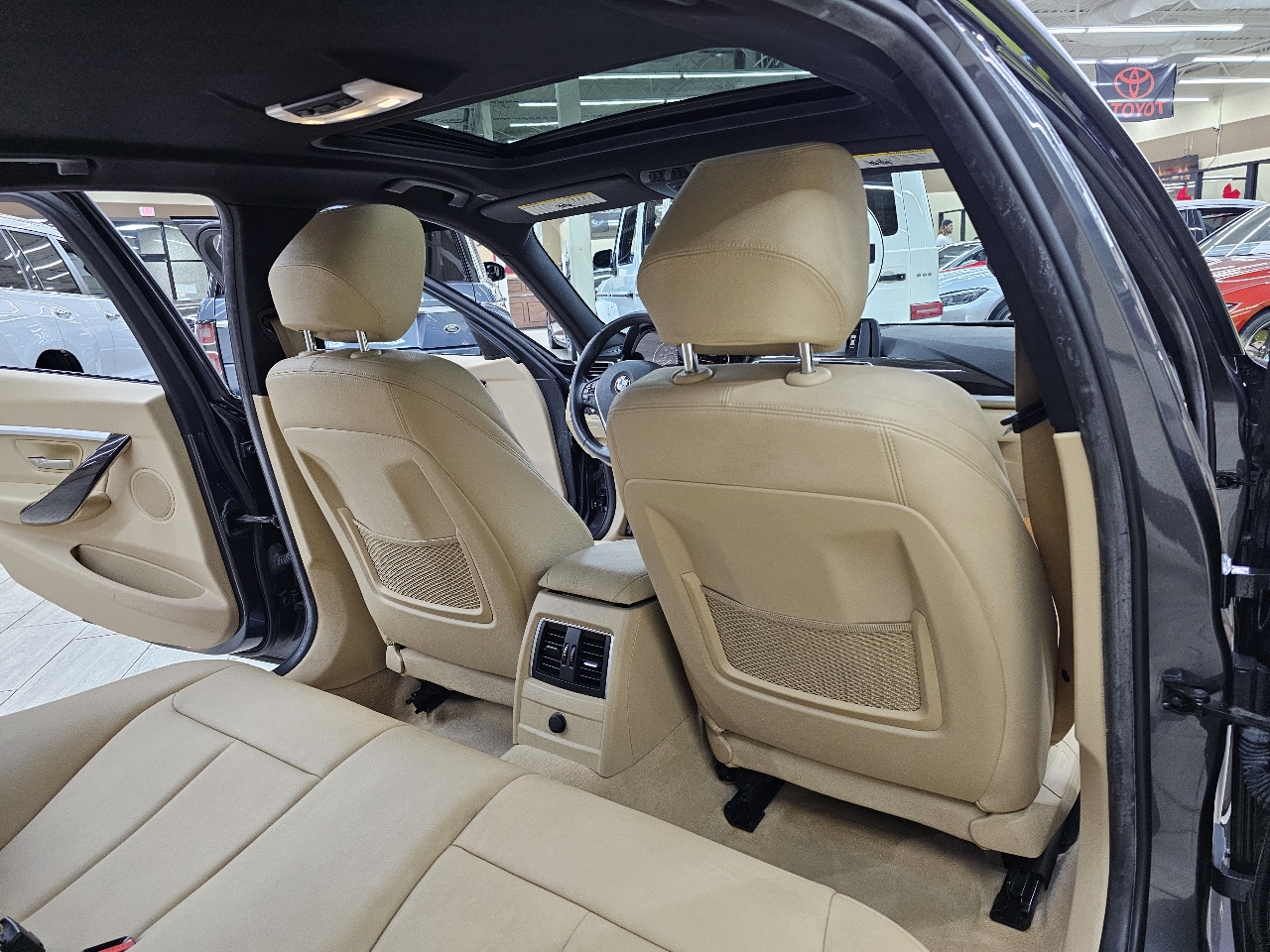 BMW 3-Series 328i Sedan 2016