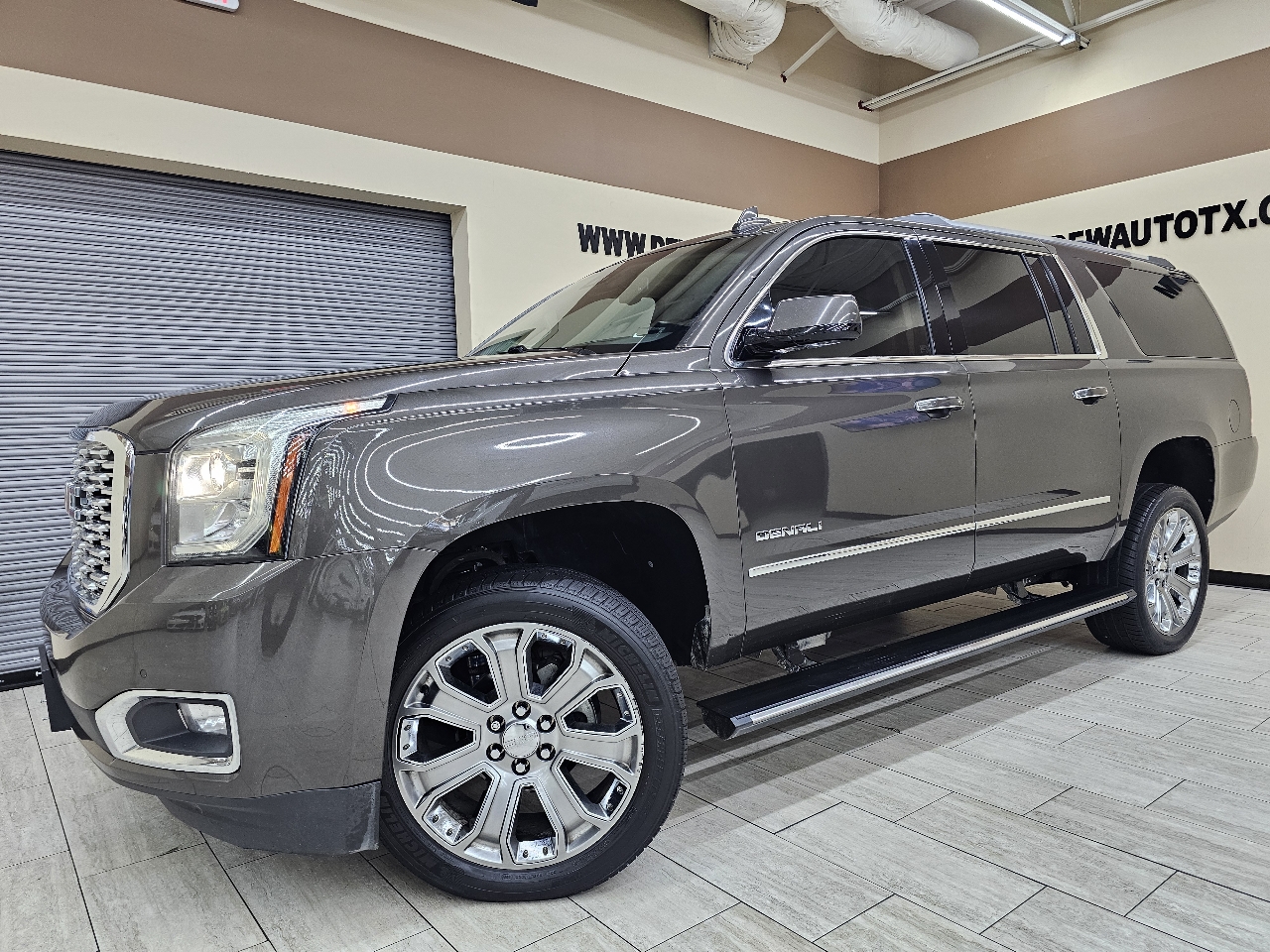 GMC Yukon XL Denali 4WD 2019