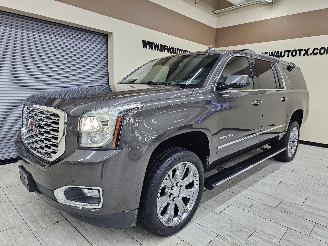 GMC Yukon XL Denali 4WD 2019