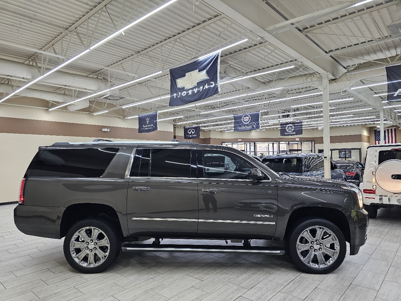 GMC Yukon XL Denali 4WD 2019
