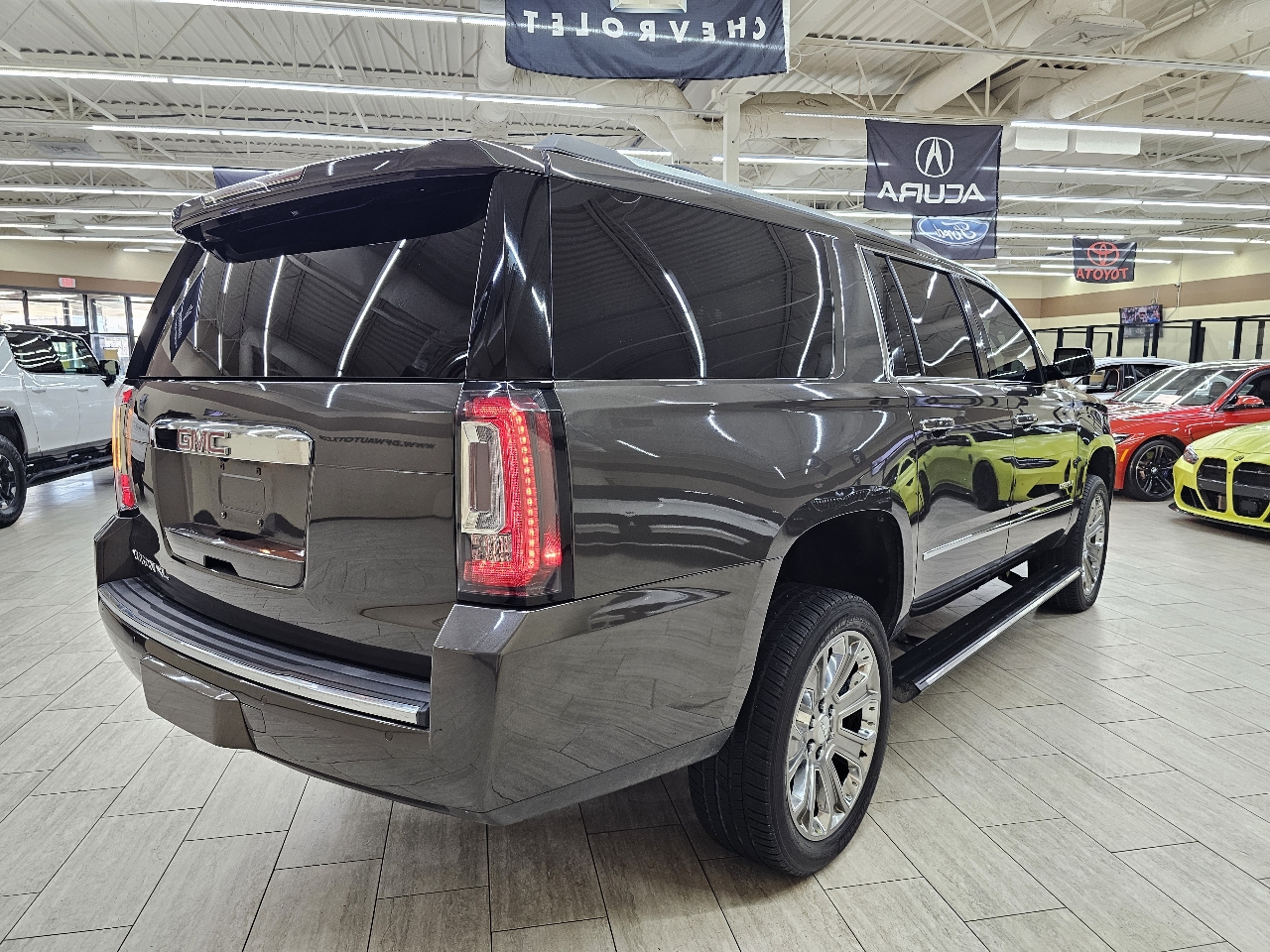GMC Yukon XL Denali 4WD 2019