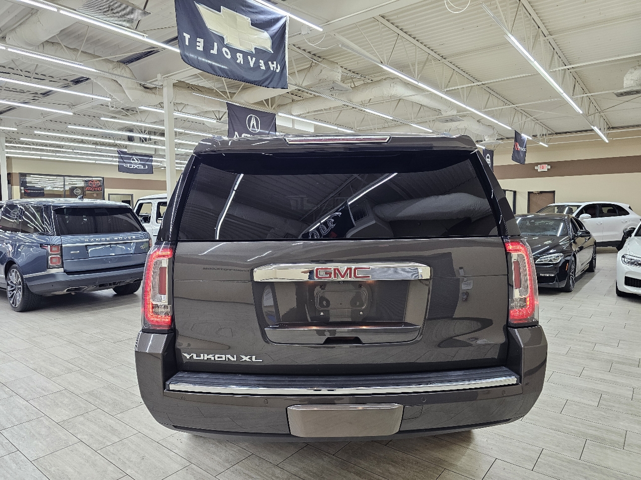 GMC Yukon XL Denali 4WD 2019