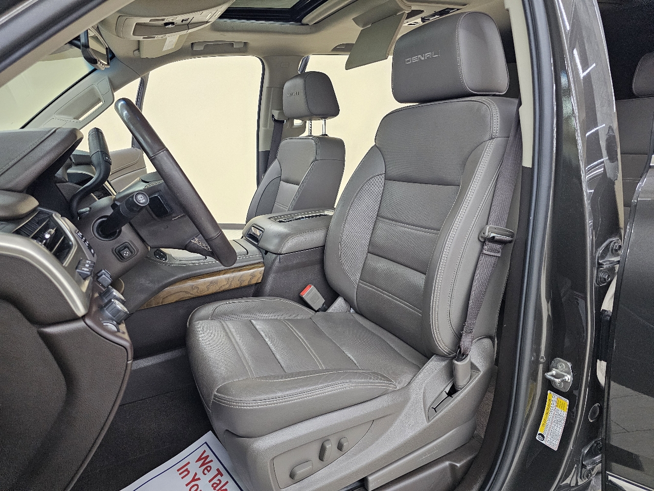 GMC Yukon XL Denali 4WD 2019