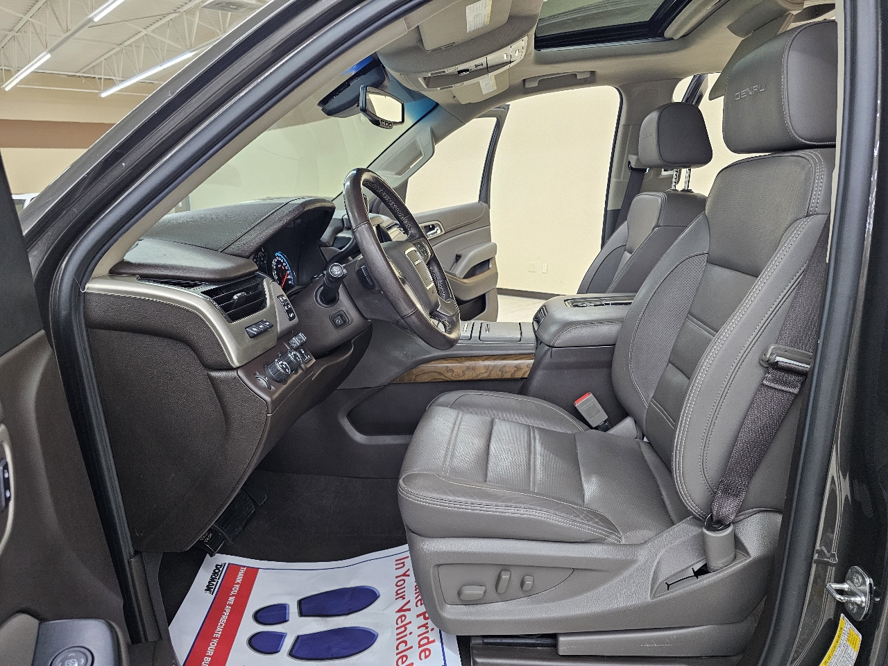 GMC Yukon XL Denali 4WD 2019