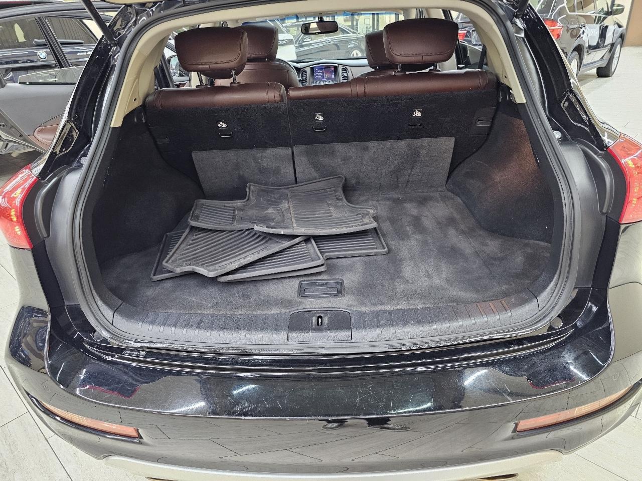Infiniti QX50 Base RWD 2017