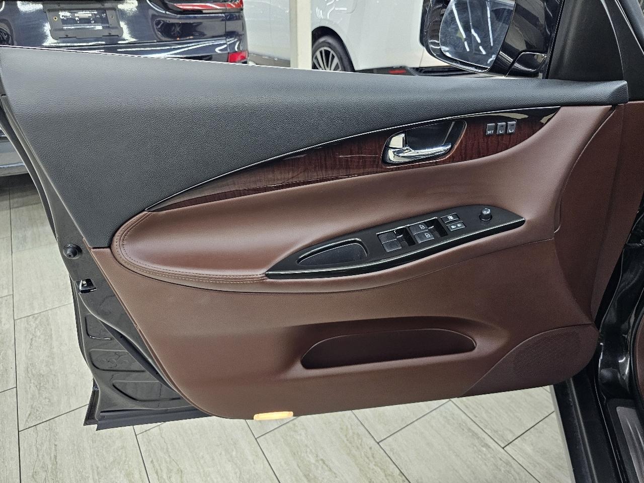 Infiniti QX50 Base RWD 2017