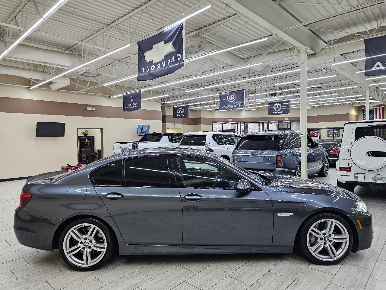 BMW 5-Series 550i 2015