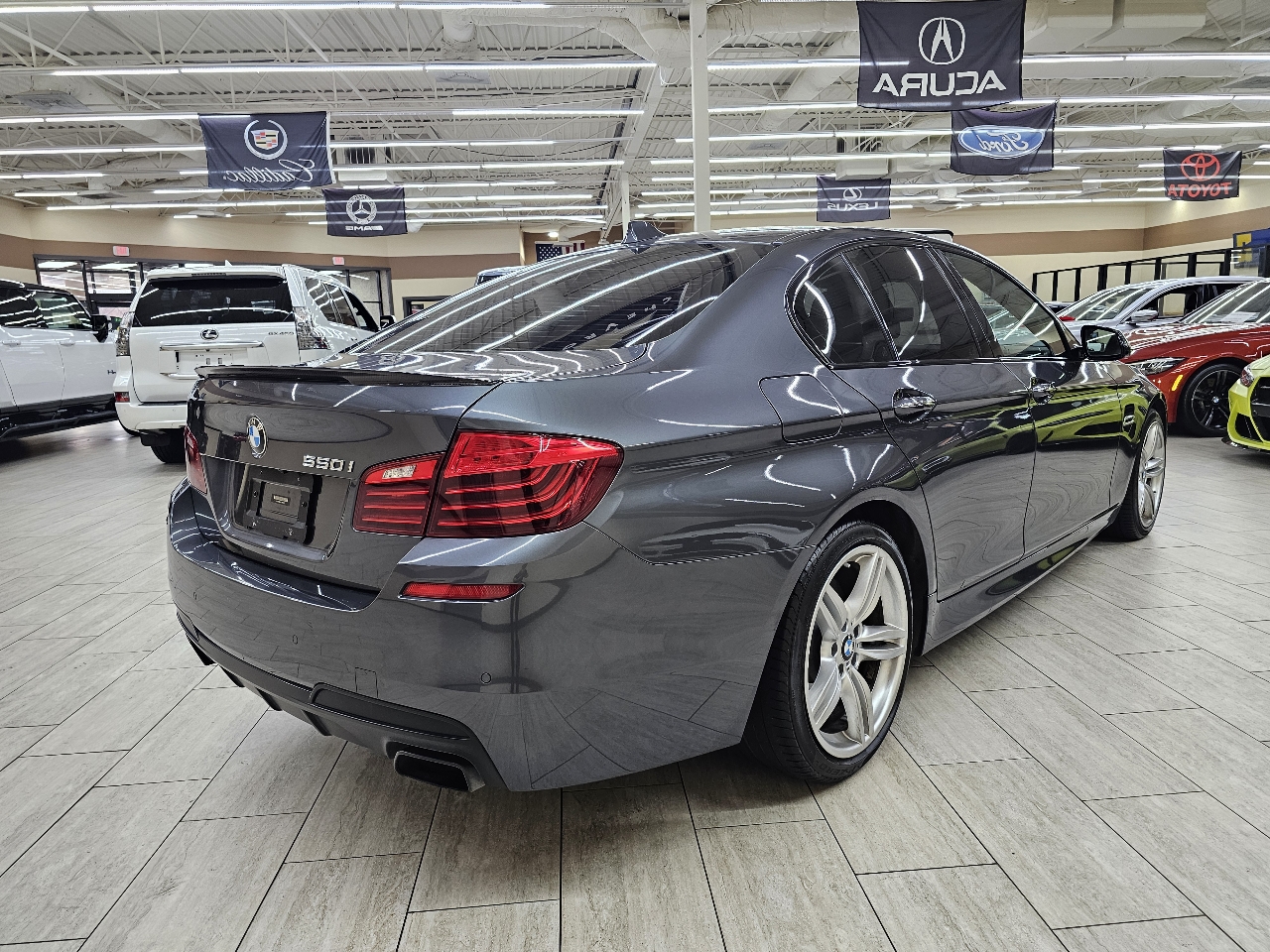 BMW 5-Series 550i 2015