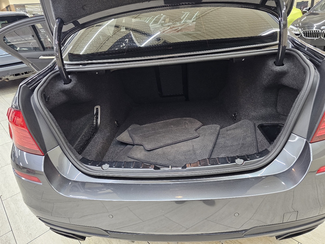 BMW 5-Series 550i 2015