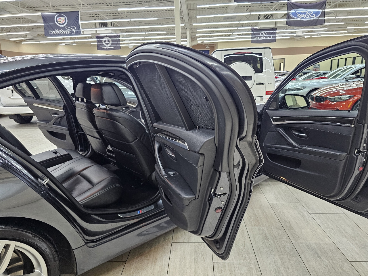 BMW 5-Series 550i 2015