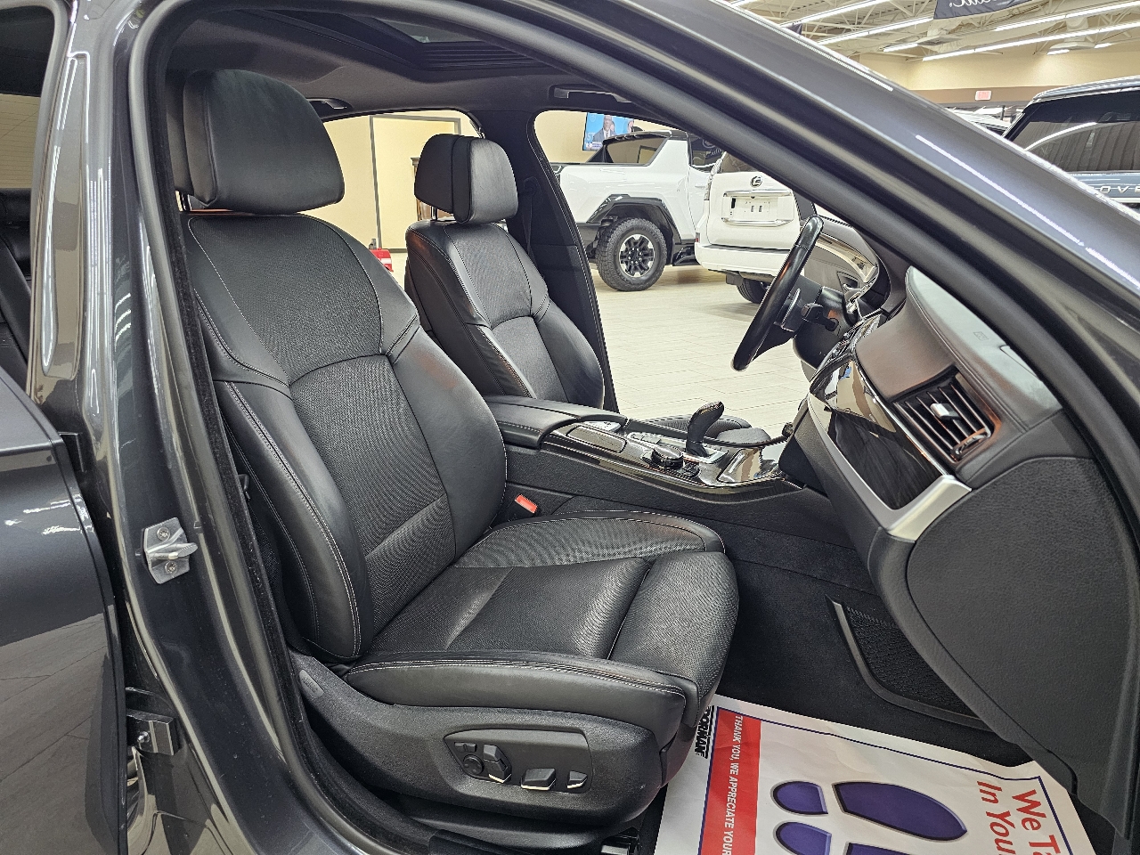 BMW 5-Series 550i 2015