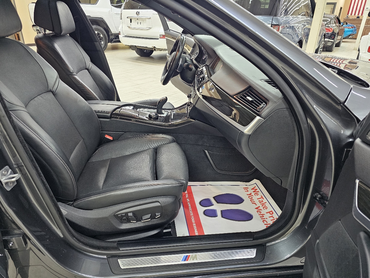 BMW 5-Series 550i 2015