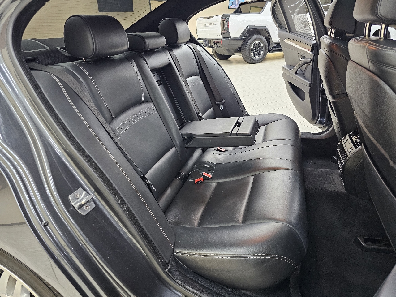 BMW 5-Series 550i 2015