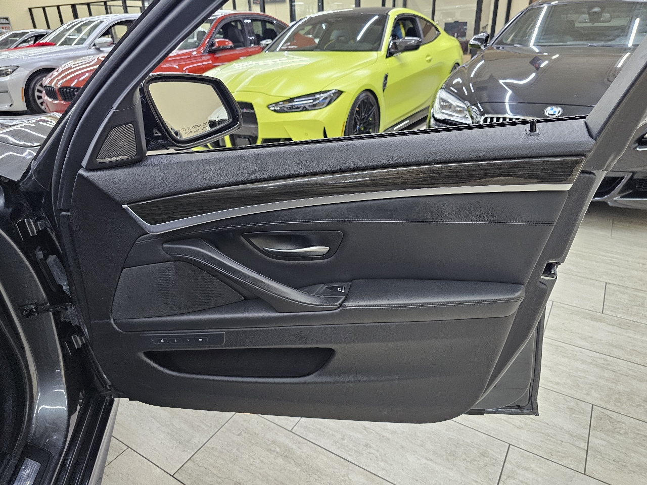 BMW 5-Series 550i 2015