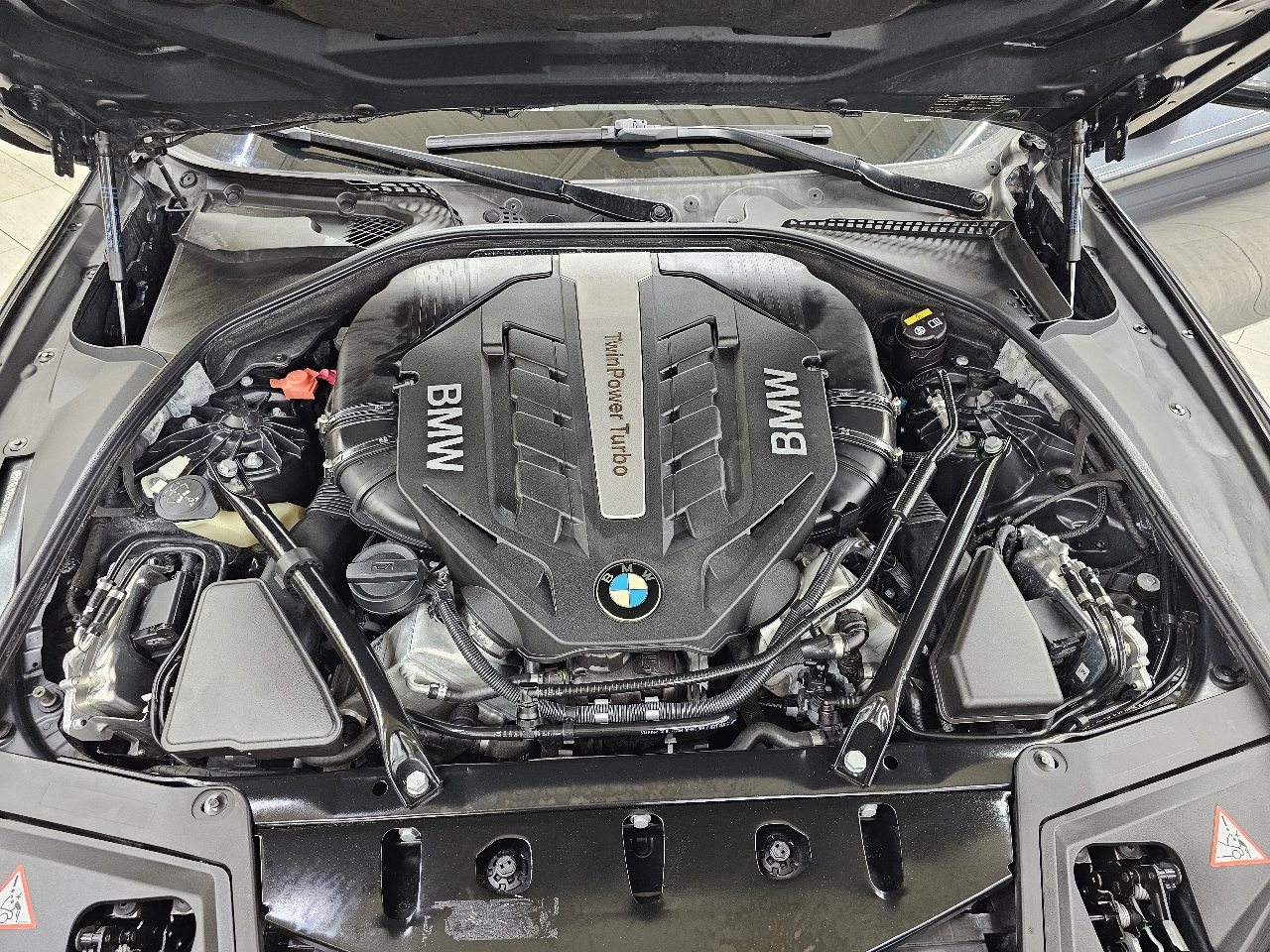 BMW 5-Series 550i 2015