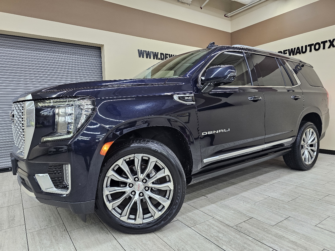 GMC Yukon Denali 4WD 2022