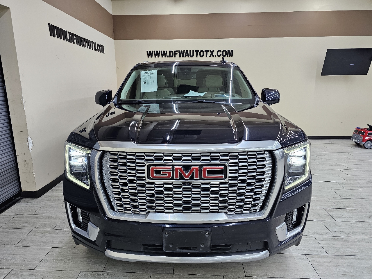 GMC Yukon Denali 4WD 2022