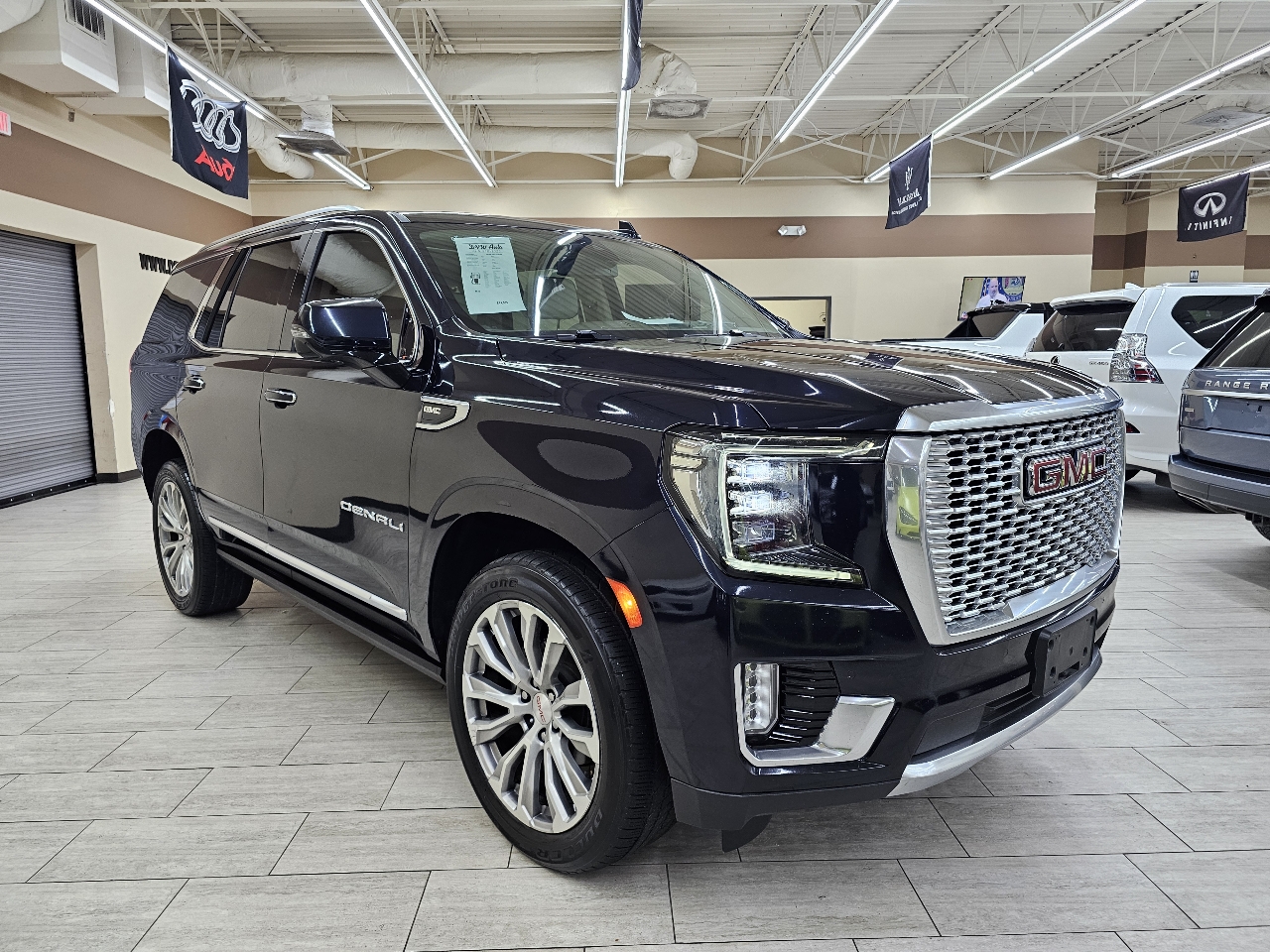 GMC Yukon Denali 4WD 2022