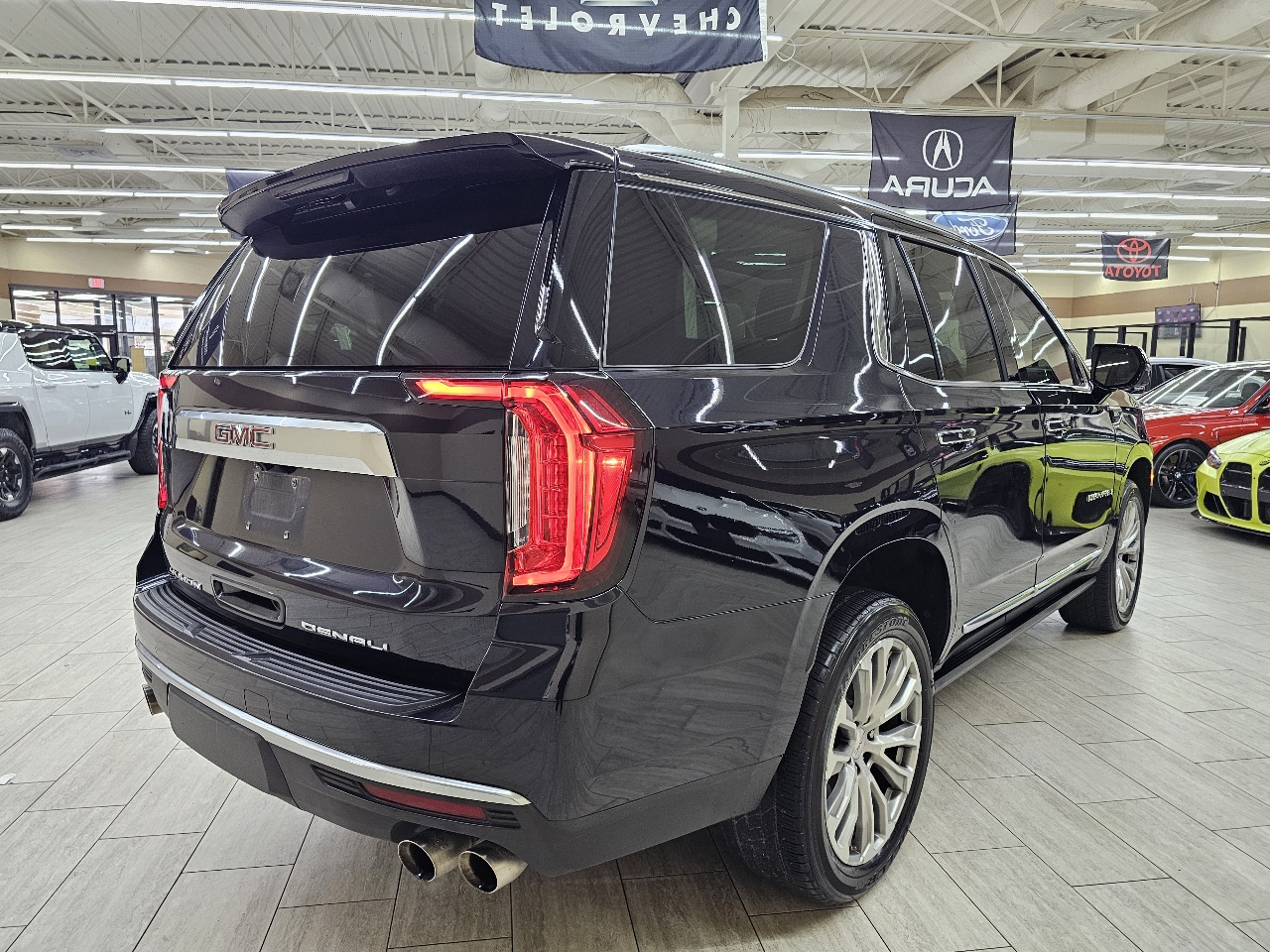 GMC Yukon Denali 4WD 2022