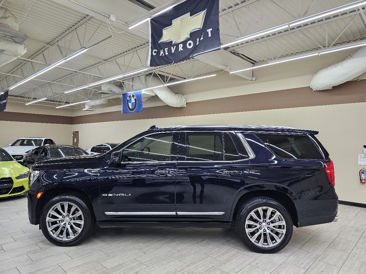 GMC Yukon Denali 4WD 2022